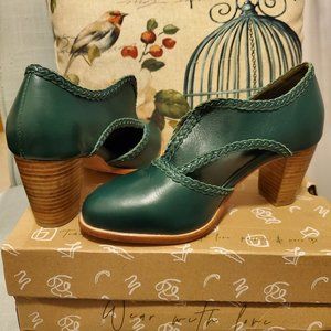 Balielf Spirit Walker Booties Size 9 Emerald